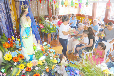 En Sweetwater, tremenda la gritería y los ruegos a la Virgen María por libertad nicaragüense