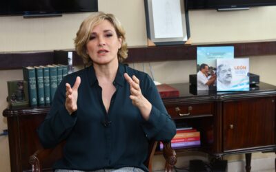 La alcaldesa de Guayaquil pide a su sucesor electo continuar con obras sociales