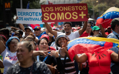 Chavistas marchan en Caracas contra la corrupción y a favor de Nicolás Maduro