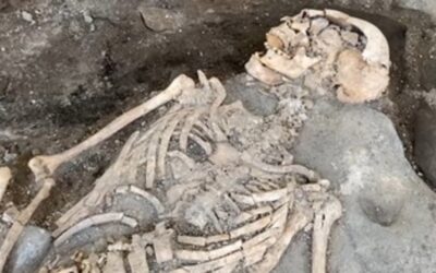 Hallan tres cuerpos, uno de un niño, y dos frescos con escenas mitológicas en Pompeya