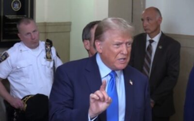 Trump acude al juicio por fraude en Nueva York y enarbola el argumento del ataque político