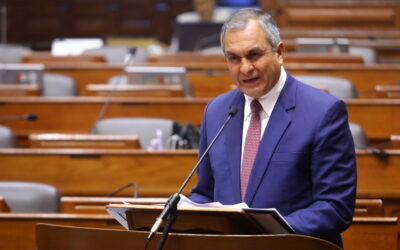 El Congreso de Perú censura al ministro del Interior, que deberá renunciar al cargo