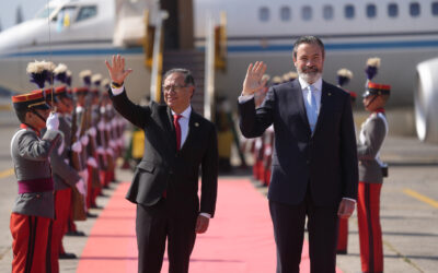 Petro se reúne con Arévalo y muestra su inquietud por obstáculos para la investidura