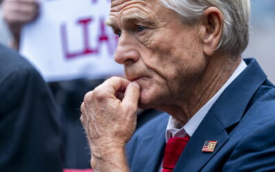 Cuatro meses de prisión para Peter Navarro, exasesor de Trump, por desacato al Congreso