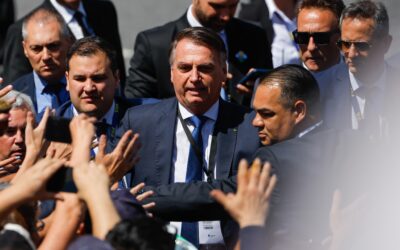 Bolsonaro dice que Maduro gobierna sin oposición tras la inhabilitación de líder opositora