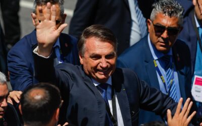 Bolsonaro vuelve a transmitir directos en las redes e ironiza a Lula por su baja audiencia