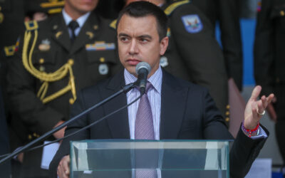 Noboa se burla del inglés de Correa y el expresidente le conmina a mejorar su español