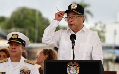 Petro acusa a la prensa de usar falsedades en una «guerra jurídica» contra su Gobierno