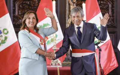 Boluarte cesa al ministro de Economía y remodela otros tres ministerios en Perú