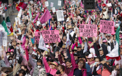 Acusan al Gobierno de López Obrador de corrupto en las marchas por la democracia de México