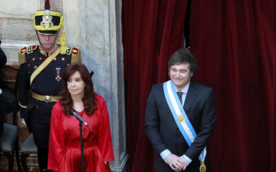 Milei anula subida de sueldos al gabinete y desafía jubilación de Cristina Fernández