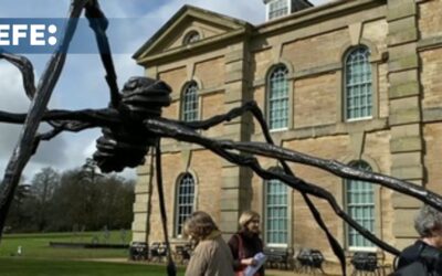 Un parque de esculturas llena el paisaje de una mansión del siglo XVIII en el Reino Unido
