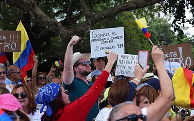 ﻿Multitudinaria marcha y protesta. ﻿Desde Miami gritan a todo pulmón: ¡Petro fuera del poder!