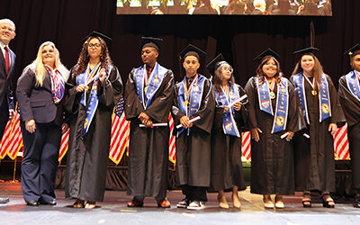 ﻿Títulos y diplomas para Los talentosos estudiantes de Lincoln-Martí