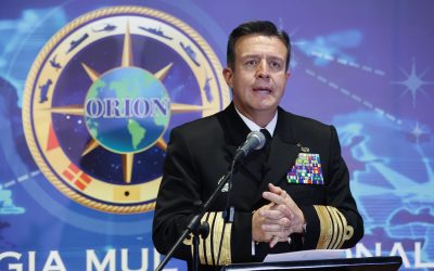 Petro designa al jefe de la Armada como nuevo comandante de las Fuerzas Militares
