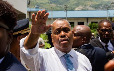 Conille promete reconstruir hospital recién recuperado de manos de las bandas armadas