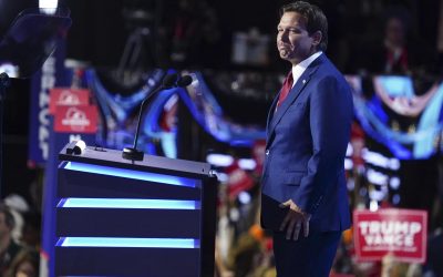 Ron DeSantis pide el voto por Trump: «Necesitamos a un comandante en jefe las 24 horas»