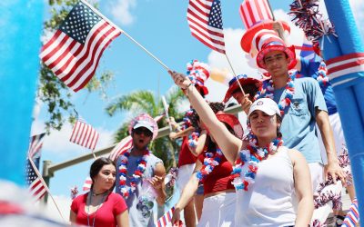 ﻿Brillaron carrozas y bailarines. ﻿Calles de Key Biscayne se engalanaron de esplendor y de belleza en el 4 de julio