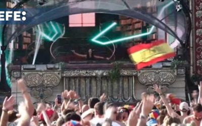 La DJ española B Jones prepara su principal sesión en el Tomorrowland