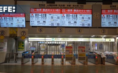 Japón, en alerta meteorológica y con vuelos y trenes cancelados por un poderoso tifón