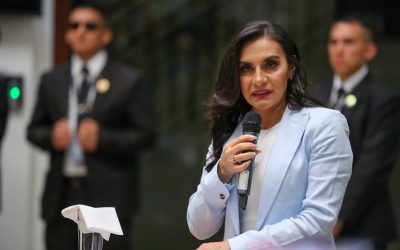La vicepresidenta de Ecuador acusa a Noboa de violencia política y dice temer por su vida