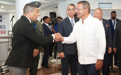 El gobernador de Puerto Rico llega a Santo Domingo para la investidura de Luis Abinader