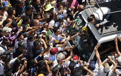 La Policía venezolana incauta el camión de la caravana de Machado, dice bloque opositor