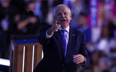 «Entrenador Walz»: los demócratas apelan a la clase media con el número dos de Harris