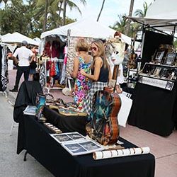 Al comenzar el invierno en la playa. Art Beach vuelve a atraer los turistas de todo el mundo