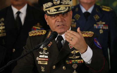 Maduro ratifica a Padrino López como ministro de Defensa tras una década en el cargo