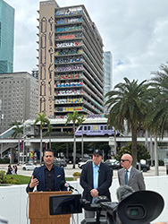 ﻿Atentan contra la gran fiesta de Fin de Año. ﻿La lucha de Carollo contra depredadores de la imagen de Miami