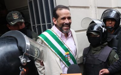 Tribunal en Bolivia niega libertad a gobernador suspendido, detenido por la crisis de 2019