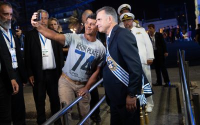 Yamandú Orsi es el nuevo presidente de un Uruguay que celebra 40 años de democracia