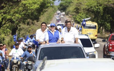 Ex primera dama Ana García, una de las tres mujeres que buscan la Presidencia de Honduras