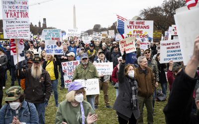 Una nueva protesta contra Trump ataca a demócratas por apoyar la prórroga presupuestaria