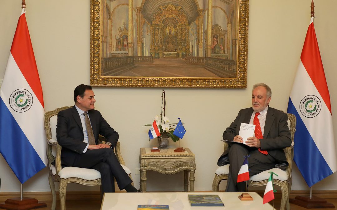 El canciller paraguayo repasa la agenda bilateral con los embajadores de la Unión Europea