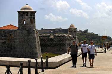 ﻿Sol y playa sin turistas: el otrora motor de la economía cubana, en crisis