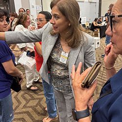 ﻿Masiva asistencia de votantes en Miami. ﻿‘El pueblo renovó en las urnas su fe democrática’, dijo la cónsul ecuatoriana Aguilar