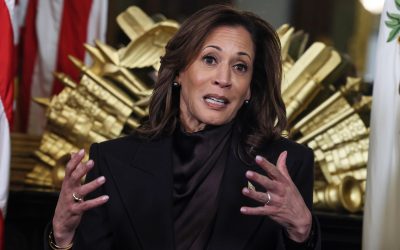 Kamala Harris reaparece y alerta que EE.UU. está al borde de una «crisis constitucional»