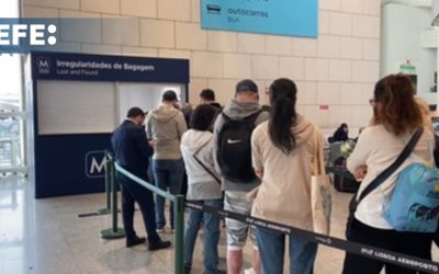 En vilo decenas de pasajeros aéreos en Lisboa por los equipajes retenidos tras el apagón