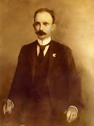 ﻿JOSÉ MARTÍ, LICENCIADO EN DERECHO CIVIL Y CANÓNICO