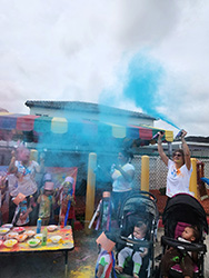 ﻿Una Explosión de Colores y Alegría