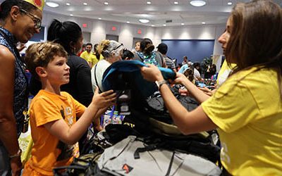﻿Alborada de entrega de mochilas en regreso a las clases en Miami