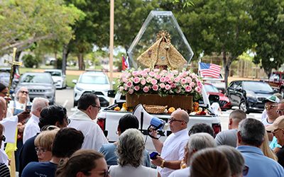 ﻿Fervor religioso en Saint Timothy. ﻿Cachita: ¡eres la esperanza para salvar nuestra patria!