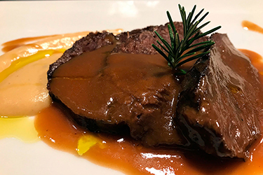 LIBRE EN LA MESA. Carrilleras De Ternera Al Vino Tinto