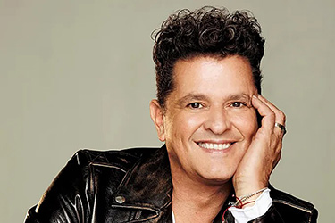 ﻿Carlos Vives con Emilia, Wisin y Xavi. ﻿Canción del Mundial de Fútbol: ¡un gran honor al fuerte poder latino!