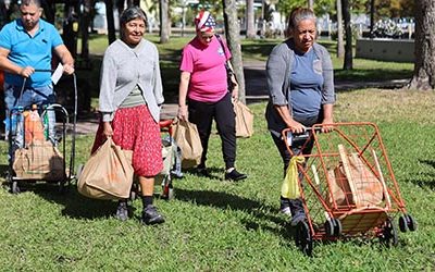 ﻿En el Parque Martí de la Pequeña Habana. ﻿Gigantesca entrega de pavos a 6.500 familias en Acción de Gracias