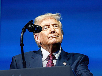 En foro empresarial en Miami. Trump habló de economía y de los refugiados que ahora les toca huir del comunismo