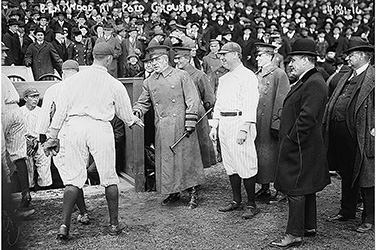 EL YANKEEE STADIUM Y SU RELACIÓN CON CUBA