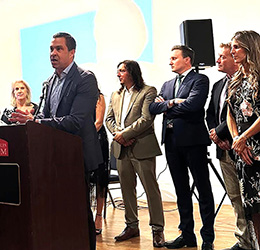 Alcalde de Coral Gables Vince Lago anunció el evento. El 14 de marzo comienzan a sonar los tablados en Miami al abrirse la Feria de Sevilla